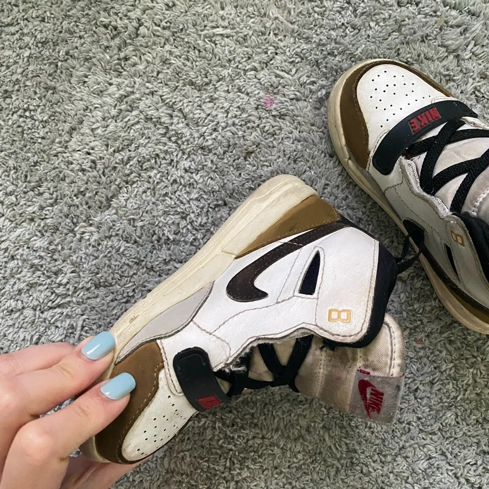 Toddler Nike Jordan Sneakers - Picture 6 of 15